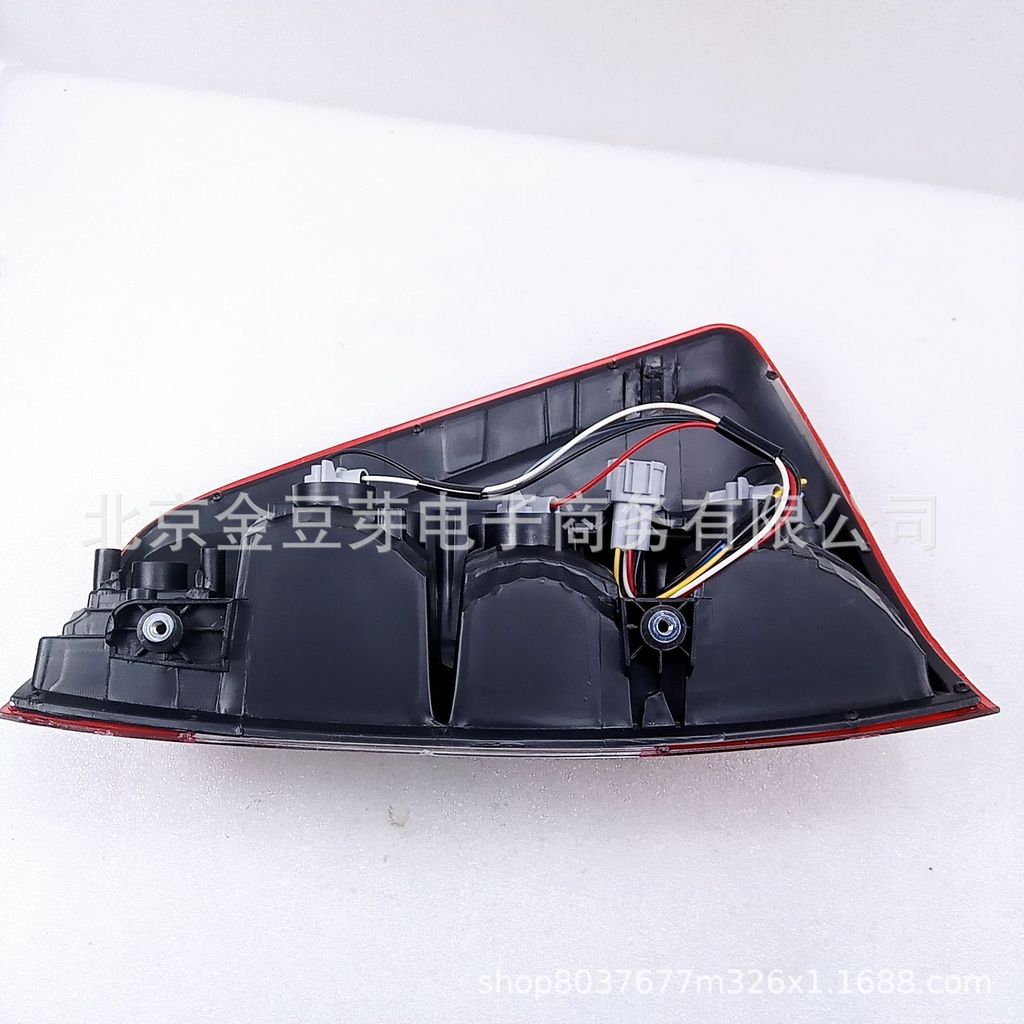 26550-5JG0A-PP ไฟท้าย R เหมาะสําหรับ Nissan H60 Navara P15