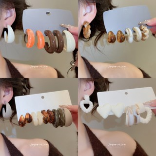 Dreejew ต่างหูอะคริลิค hoop สำหรับผู้หญิง ออกแบบในสไตล์ vint…