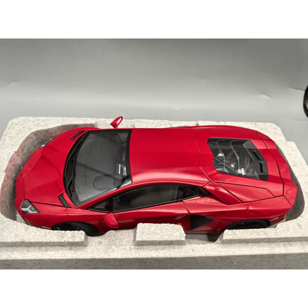 AUTOart AUTOart 1/18 Lamborghini LP700-4 ((หากมีคําถามไหนกรุณาติดต่อฝ่ายบริการลูกค้าออนไลน์ได้)