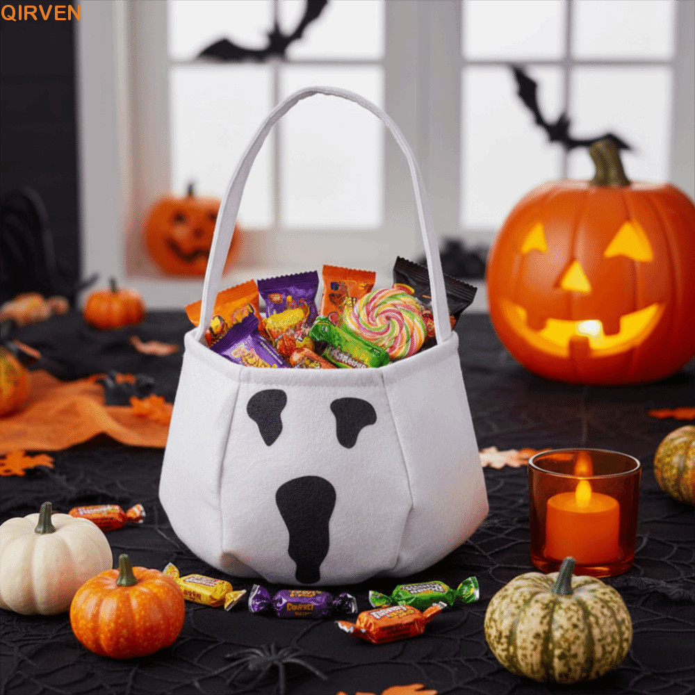 QIRVEN Trick-Or-Treat Candy ตะกร้าผ้าไม่ทอสีขาว Halloween Ghost Candy Bag, ปฏิบัติพับนํากลับมาใช้ใหม