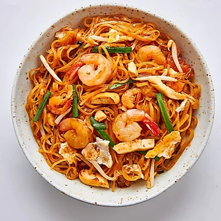 ผัดหมี่โคราช ซอสผัดสำเร็จรูป หมี่โคราชพร้อมน้ำปรุง ตราธันยธรณ์ แพค4ห่อ (ต้นตำรับ2ห่อ/แซ่บ2ห่อ)