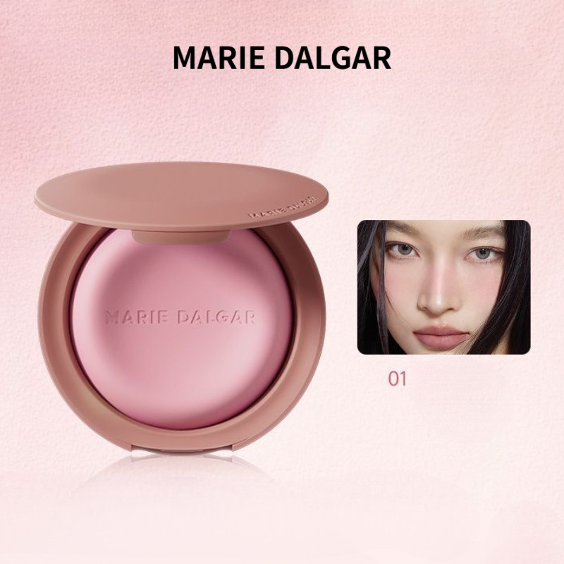 MARIE DALGAR บลัชที่ผสมเข้ากับผิวได้อย่างเป็นธรรมชาติ เอฟเฟกต์ 3 มิติ เนื้อบางเบาและเนื้อละเอียด เกลี่ยลงบนผิวได้ดี อเนกประสงค์
