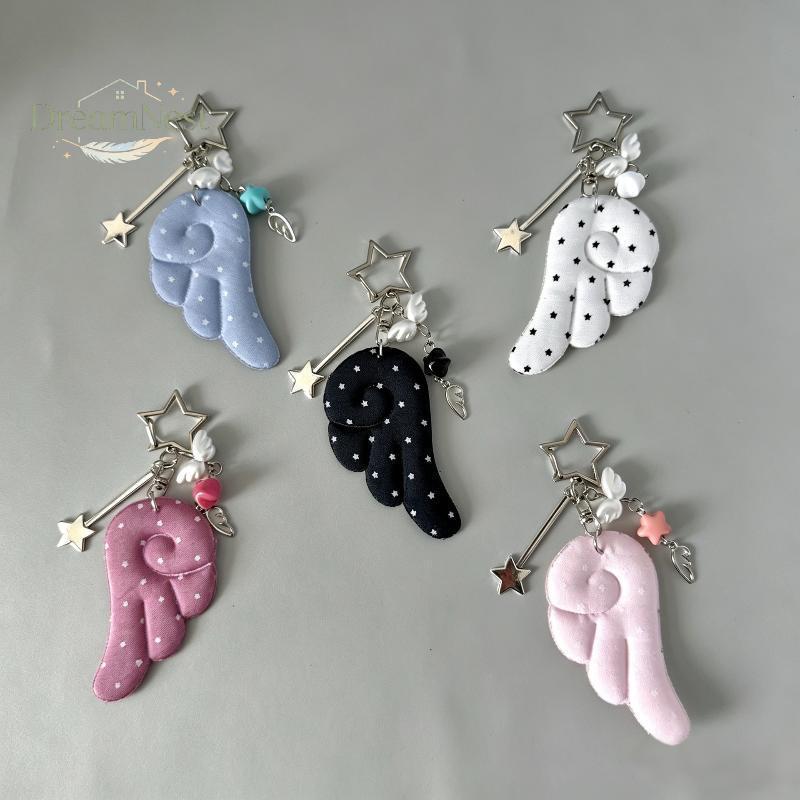 [DreamNest] พวงกุญแจ Angel Wing พร้อมจี้รูปดาวนุ่มเป็นมิตรกับผิวหลายสีสําหรับจี้กุญแจรถของขวัญตกแต่งทุกวัน (th)