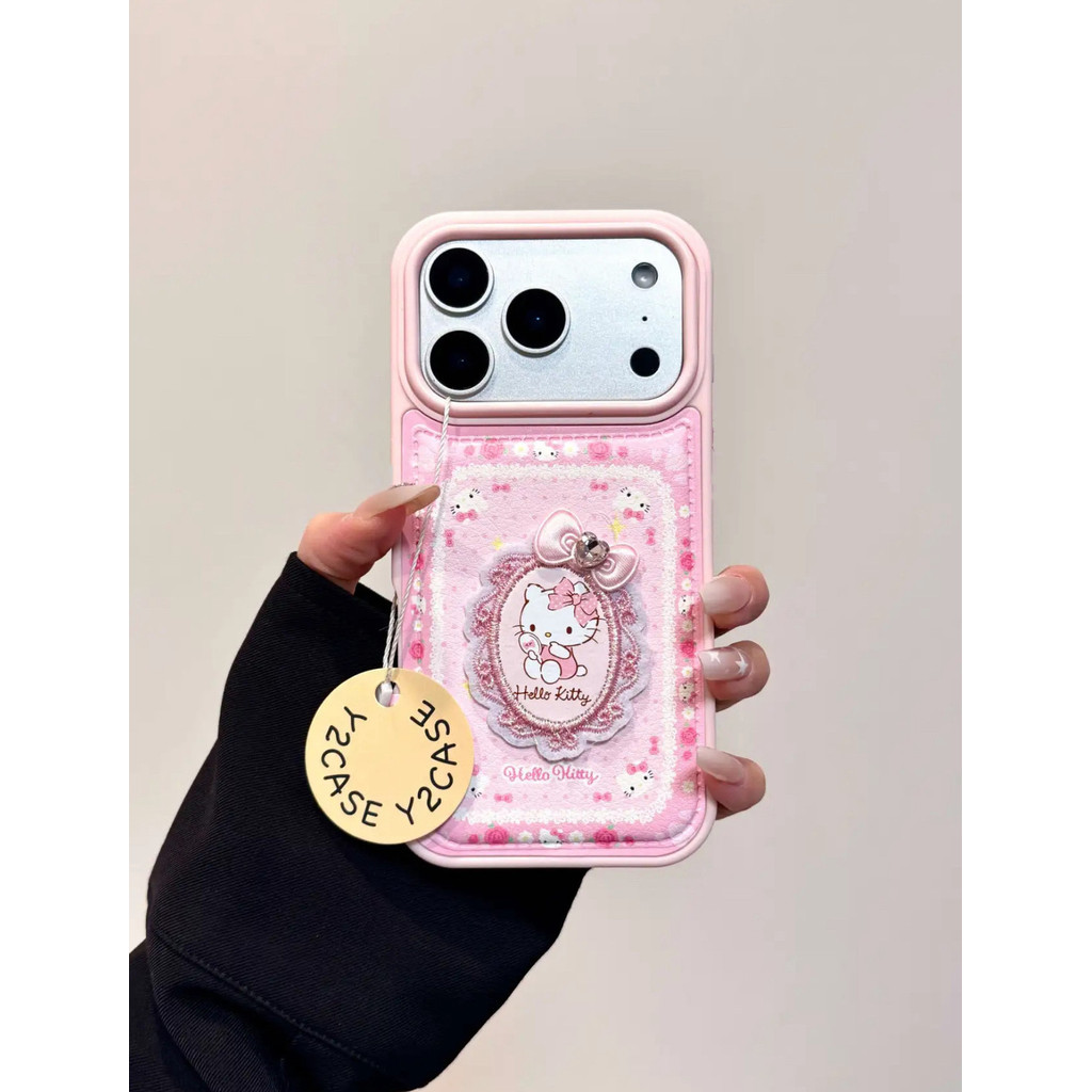 เคสโทรศัพท์เหมาะสําหรับiPhone 11 12 13 14 15 16 17 Pro max PlusพวงหรีดลายจุดสีชมพูKT Cat Shock-resistant Shock-proof Case DPCC