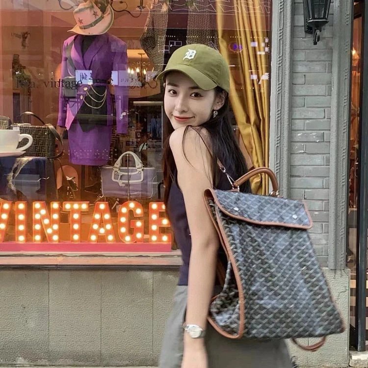 Goyard Saint Lé ger กระเป๋าเป้สะพายหลังผู้ชายผู้หญิงสไตล์เดียวกันคลาสสิก Presbyopic กระเป๋าเป้สะพายห