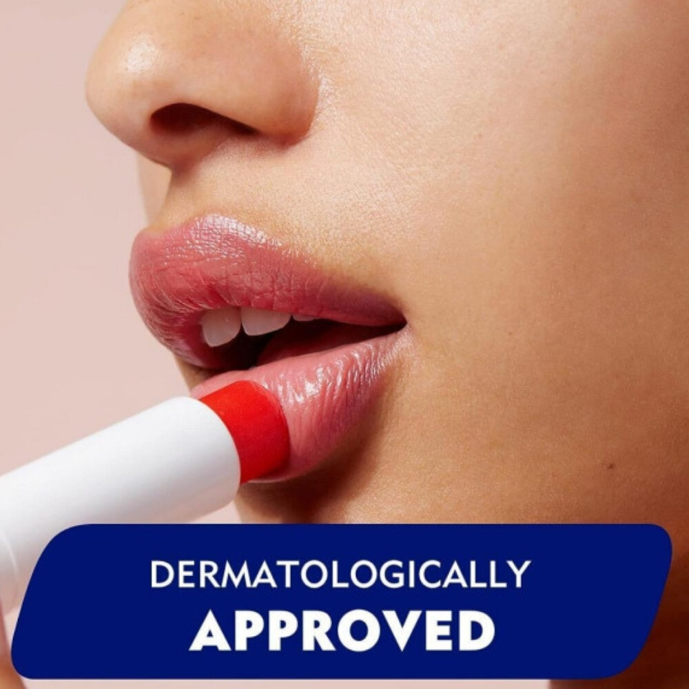 Nivea مرطب شفاه Sorbet Strawberry Shine ‏4.8 غ — صورة 4