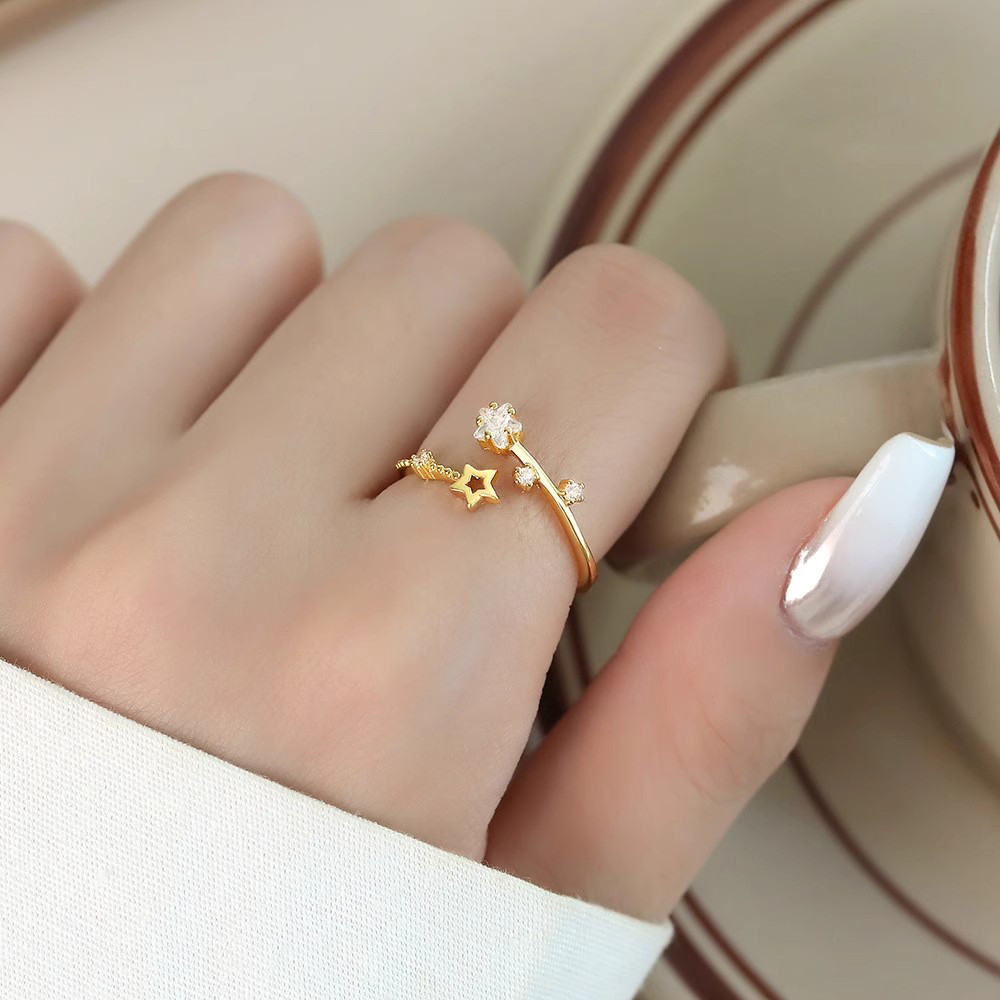 Molly Jewelry สไตล์เกาหลีญี่ปุ่น แหวนเพชรดาว เพทายนางแบบหรูหรา และมีเอกลักษณ์