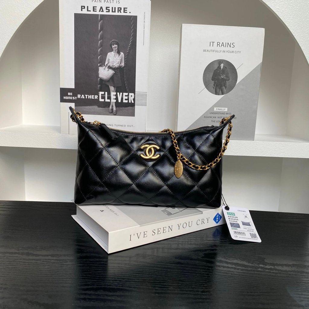Chanel Underarm Bag Messenger Shoulder Bag Portable Hand Bag A2TB