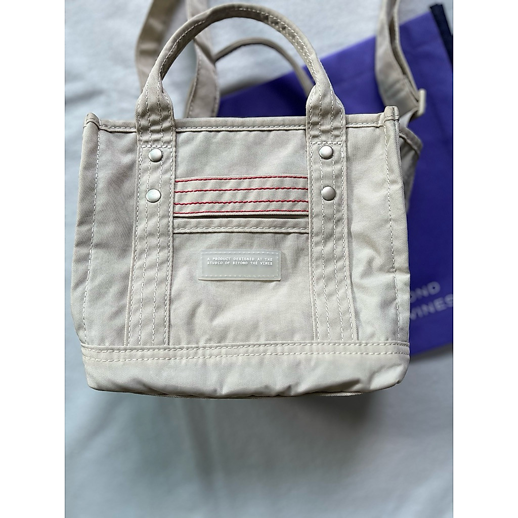 Beyond The Vines กระเป๋ารุ่น Crunch Carryall 0.5