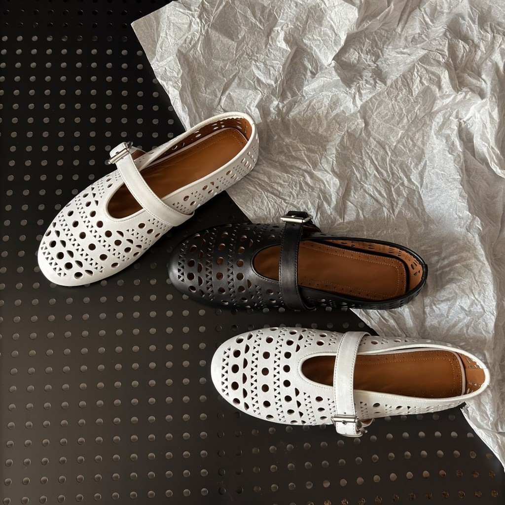 R7Z2 Alaia ภาษาฝรั่งเศสคํา Retro Hollow บัลเล่ต์รองเท้าสไตล์เรียบง่ายสบาย Casual Mary Jane รองเท้า