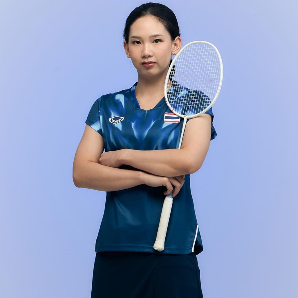 GRAND SPORT เสื้อคอวีหญิงแขนสั้น-พิมพ์ Asian Games 2026 รหัส : 072110
