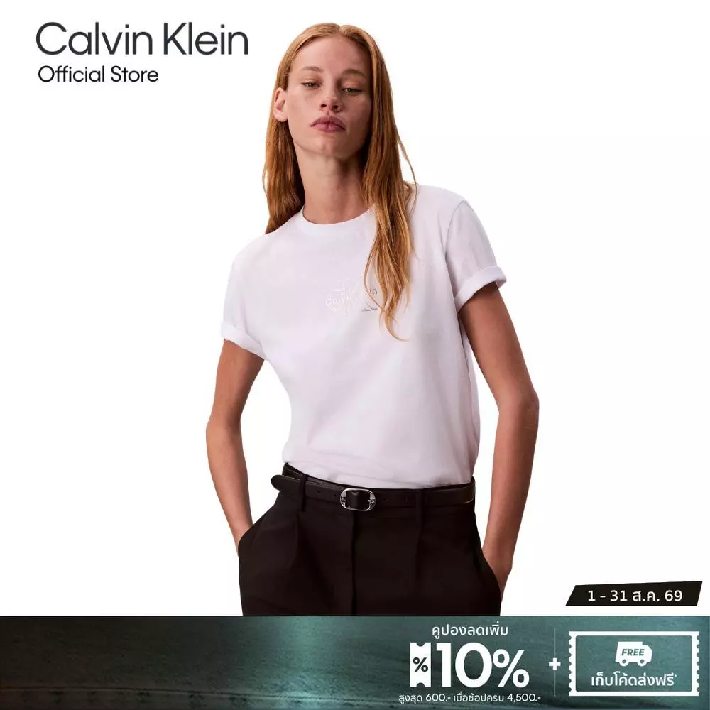 CALVIN KLEIN เสื้อยืดคอกลมผู้หญิง Glossy Metallic Logo T-shirt ทรง Regular รุ่น 47D873G YAA-สีขาว