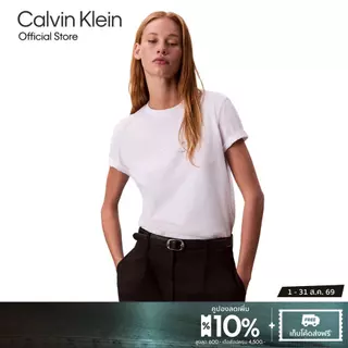 CALVIN KLEIN เสื้อยืดคอกลมผู้หญิง Glossy Metallic Logo T-shirt ทรง Regular รุ่น 47D873G YAA-สีขาว