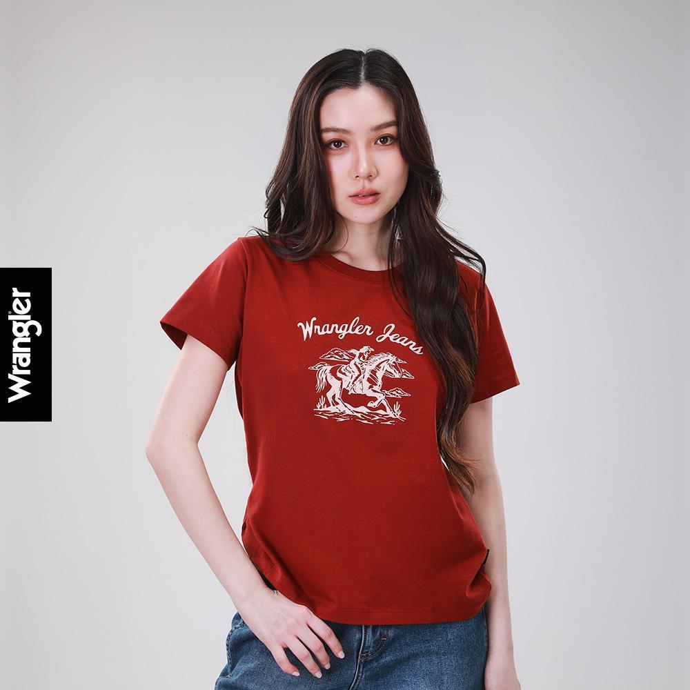 WRANGLER เสื้อยืดแขนสั้นผู้หญิง คอลเลคชั่น Wrangler Legends รุ่น WR S126WTSSN05 สีน้ำตาล