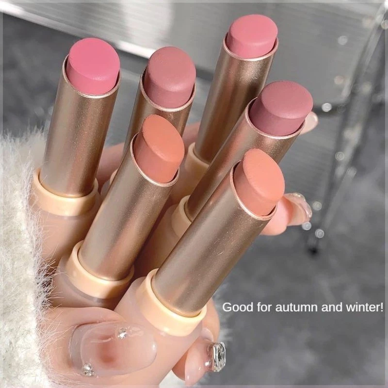 ลิปสติก กำมะหยี่หมอกน้ำ ชั้นเรียน 6 สี ปรับสีผิวให้กระจ่างใส ติดทนนาน ไม่เหนียวเหนอะหนะ กันน้ำ ไม่แห้ง ลิปสติกนู้ดด้าน