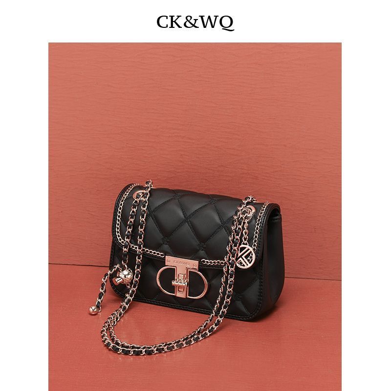 กระเป๋าสะพายสายโซ่เพชร แฟชั่นสไตล์ Chanel