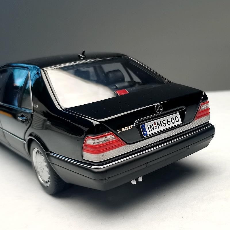 1: 18 Benz S600 W140 โรงงาน Tiger Head Benz รถจําลองโลหะรุ่นรถเครื่องประดับ