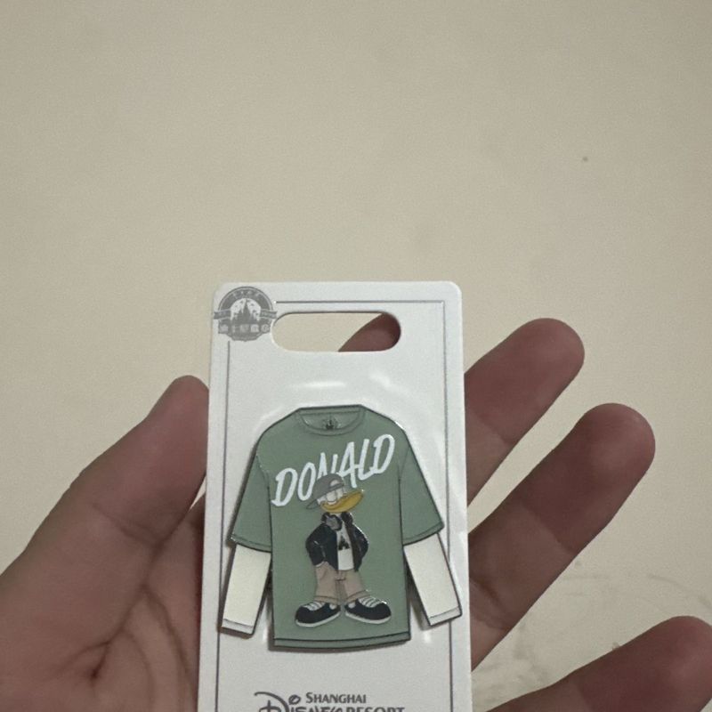 Shanghai Disney Donald Duck Clothes Badge/zz7.9