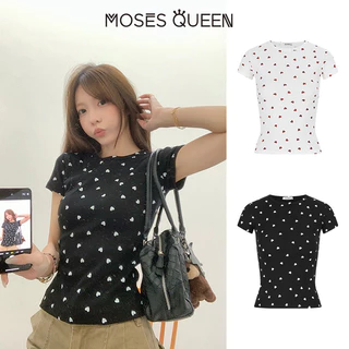 MOSESQUEEN เสื้อผ้าสกรีนสีขาว แบบโพลกาดอต แขนสั้น ผลิตจากผ้าฝ้ายบริสุทธิ์ - ในด้านการออกแบบ มีรูปทรงที่พอดีกับคอหัวกลมและลายไหล่ด้านหน้า#63779