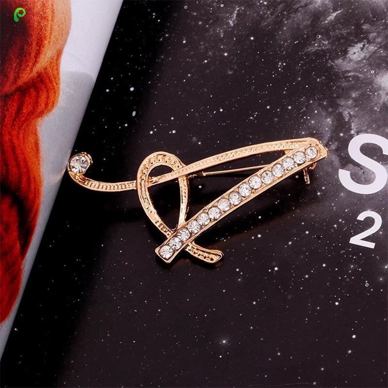 [ikn] คริสตัล Rhinestone 26 ตัวอักษรผู้หญิงเข็มกลัดคอปกอารมณ์หรูหราเครื่องประดับ Pin [TH]