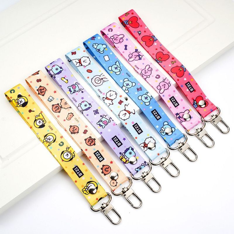 BT21挂绳BTS防弹少年团周边姓名条卡通可爱挂件钥匙扣书包飘带8.8 สายคล้องคอ BT21 สินค้าของวง BTS Bangtan Boys ป้ายชื่อการ์ตูนน่าร