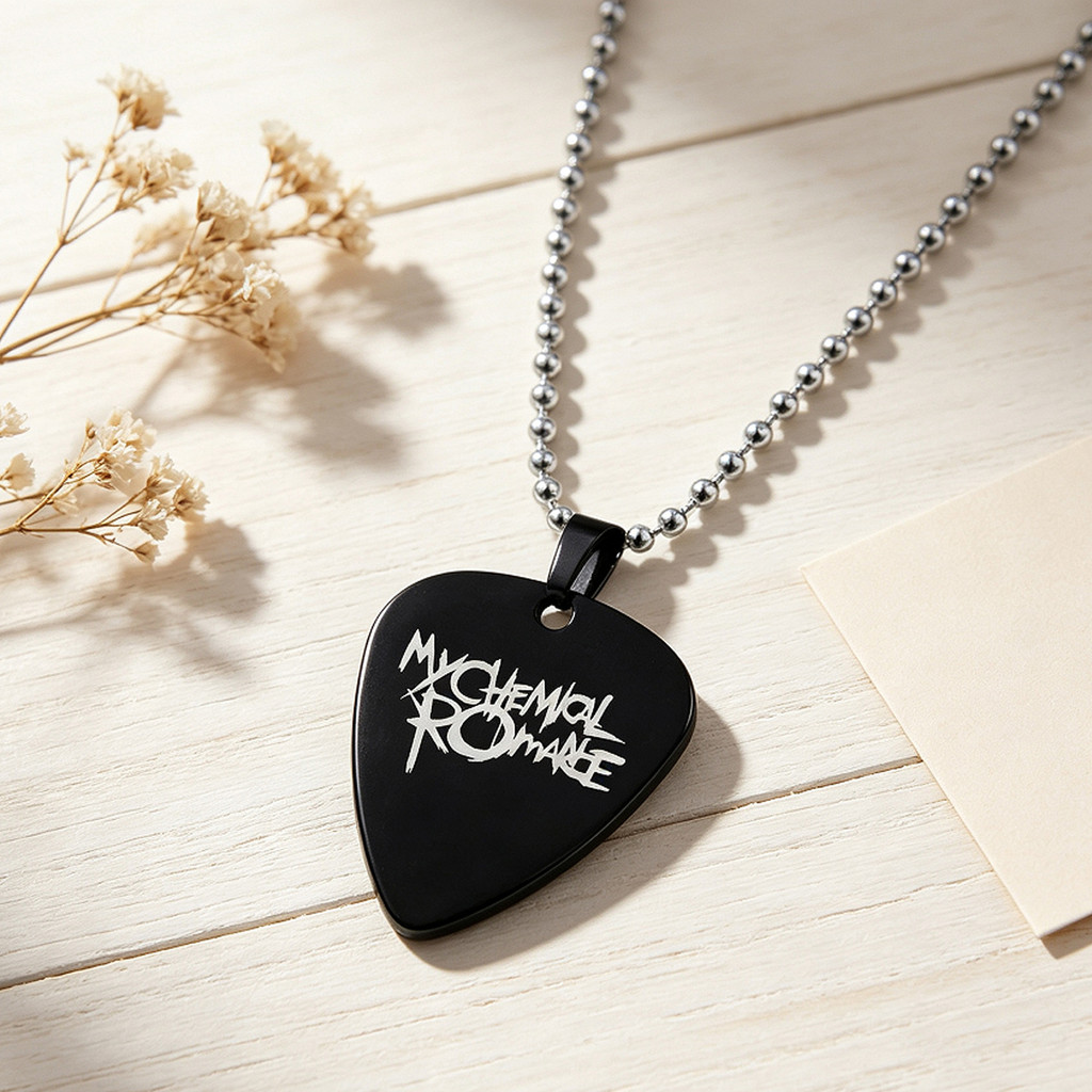 Retro MCR Band Merchanded สร้อยคอสแตนเลสกีตาร์ Pick จี้ผู้ชายผู้หญิงอินเทรนด์ Hip Hop อุปกรณ์เสริม#8