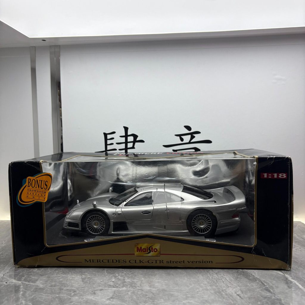 Maisto 1:18 .⊙CLK-GTR Street V