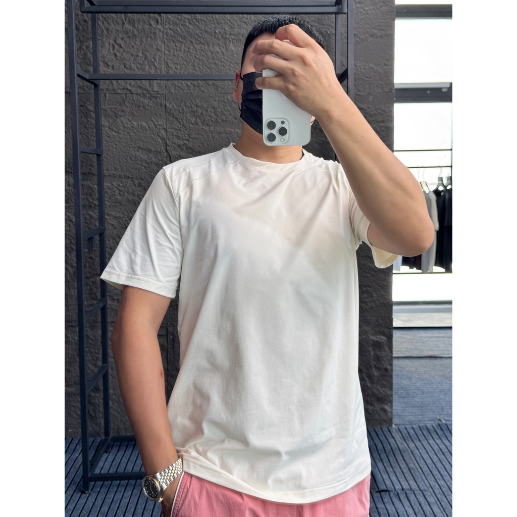 Svip~ เทคโนโลยีกีฬาอเนกประสงค์ Quick-Drying TEE ฤดูร้อนผู้ชายรอบคอ Breathable Perforated สบายยืด