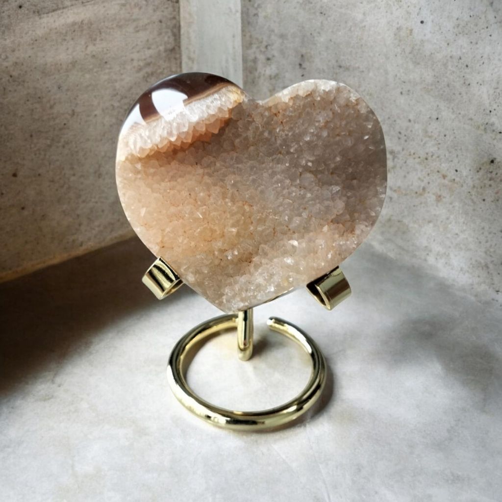 Agate Druzy Heart Display พร้อมขาตั้งโลหะ