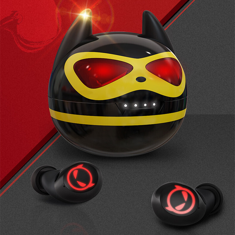 การ์ตูนสีดําสีแดงแบทแมนบลูทูธหูฟังชนิดใส่ในหูเสียงไฮไฟเสียงรบกวน Cancelling Touch Control EarbudsHT9