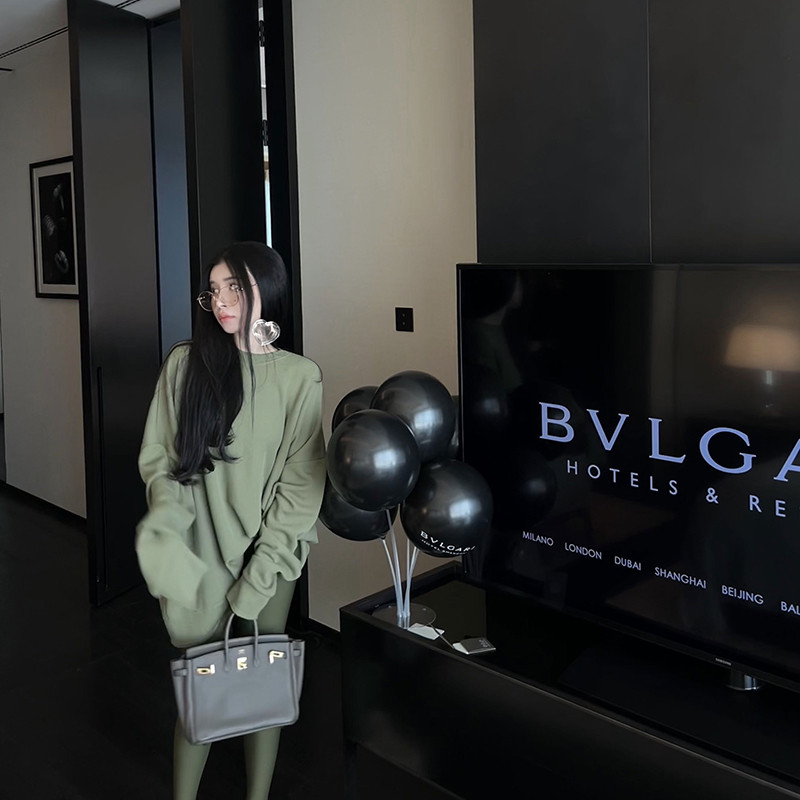 เสื้อสเวตเตอร์โอเวอร์ไซส์ Verona Green จาก DU Home Dyed วัฟเฟิล สวมใส่ได้ทุกวัน