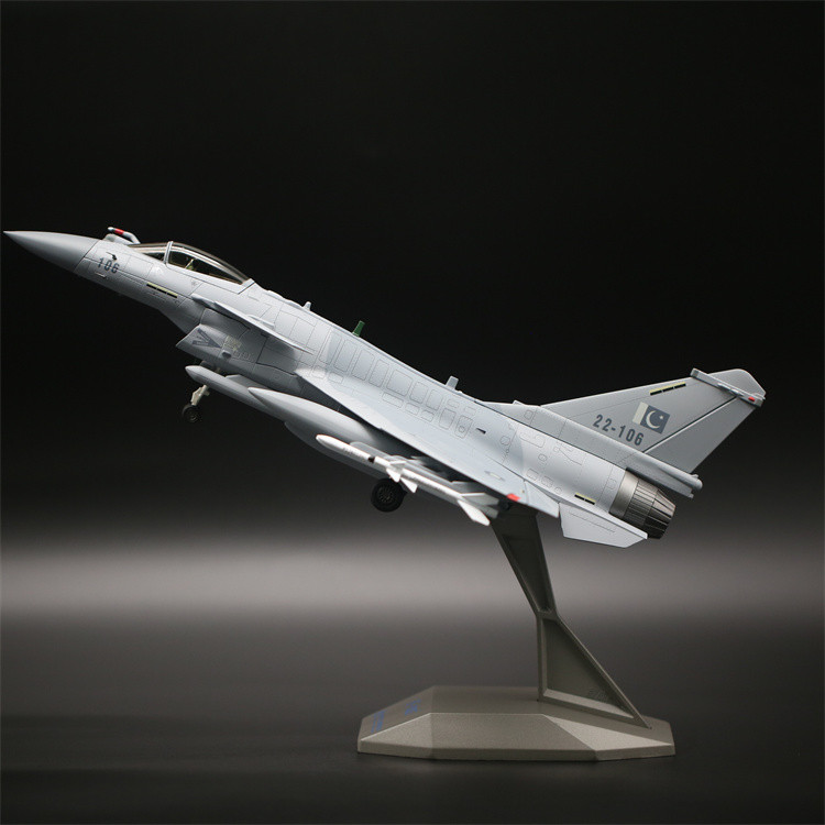 HK Air Industry China Airlines 1: 48 J-j10CEJ10ce ภาพต่ําปากีสถาน Air Force ทาสีเครื่องบินรุ่น