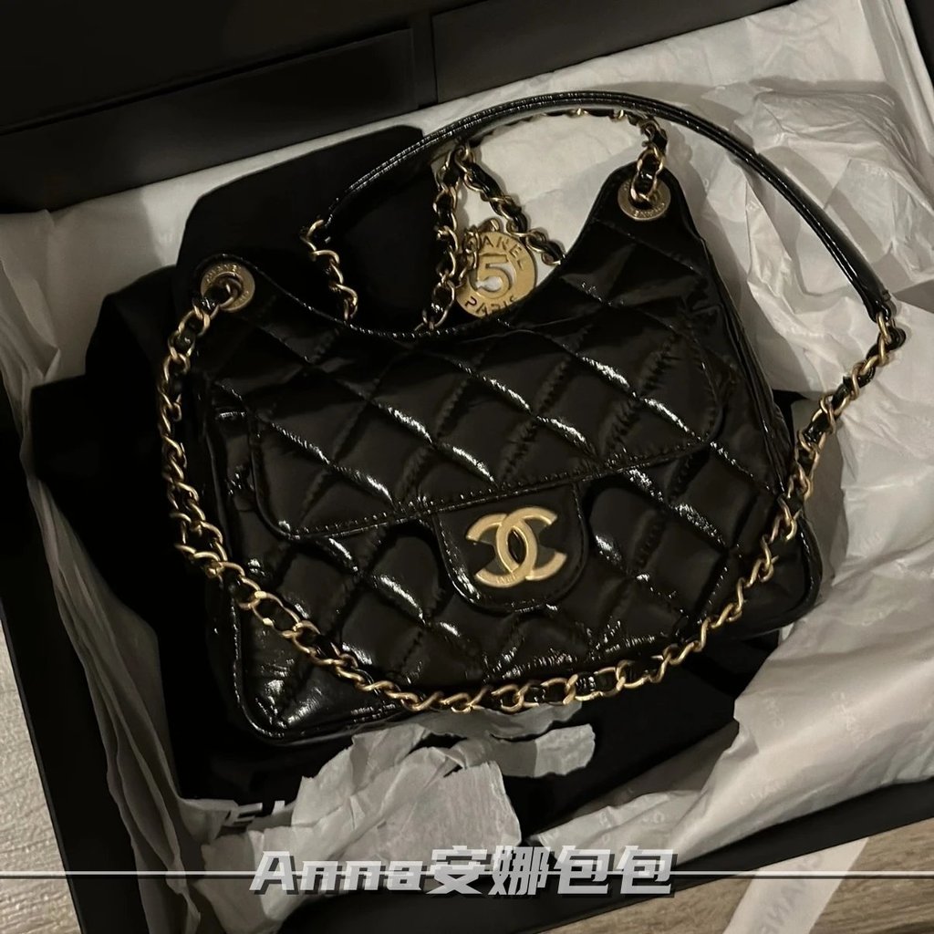 Chanel Chanel 23p Gold Coin hobo Oil Wax Leather Crossbody Bag Chanel Clutch Chanel Diamond Bag Earl