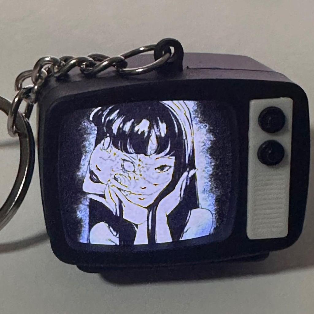 Tomie Ito Junji พวงกุญแจจี้ทีวีขนาดเล็ก Creative Luminous Voice Animation Peripheral Machine Comics