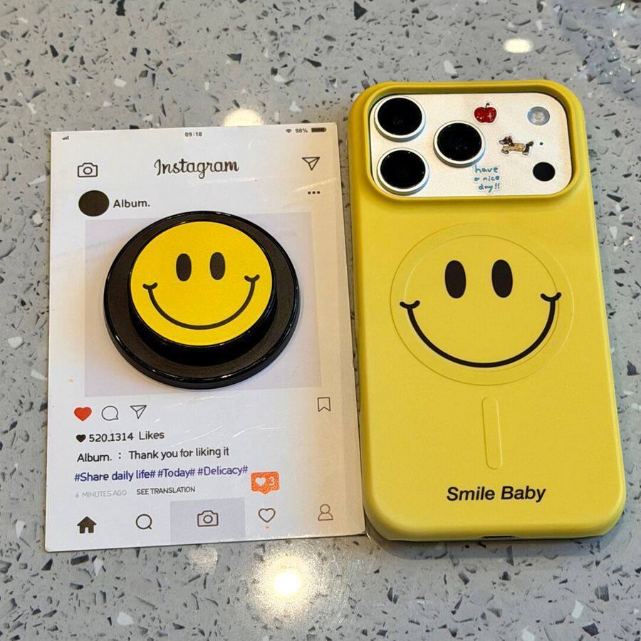 Minimalistหน้ายิ้มขาตั้งสําหรับiPhone 15pro 15promax 14 14promax 14pro 16 pro max 16 plus 17 17promax soft Case