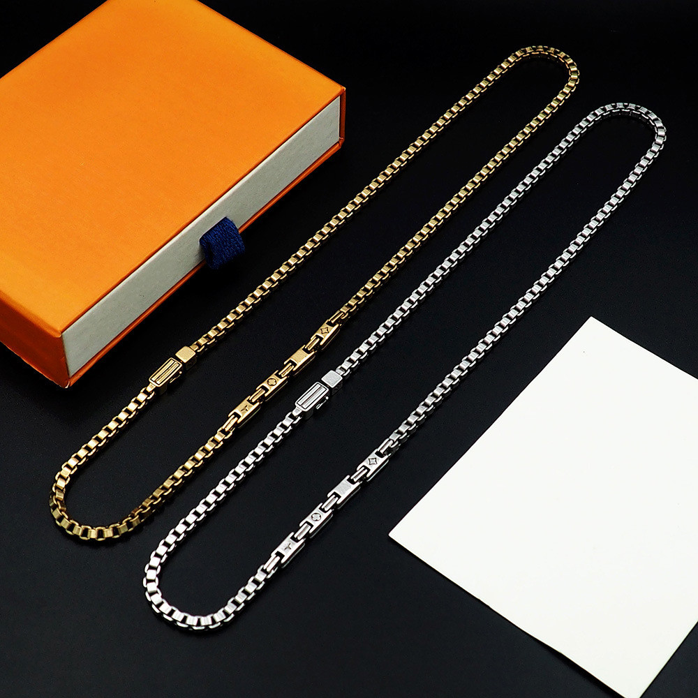 SQL3 V Letter Retro Silver พิมพ์ Checked CHAIN สร้อยคอผู้หญิงตรวจสอบ Retro Gold สร้อยคอ