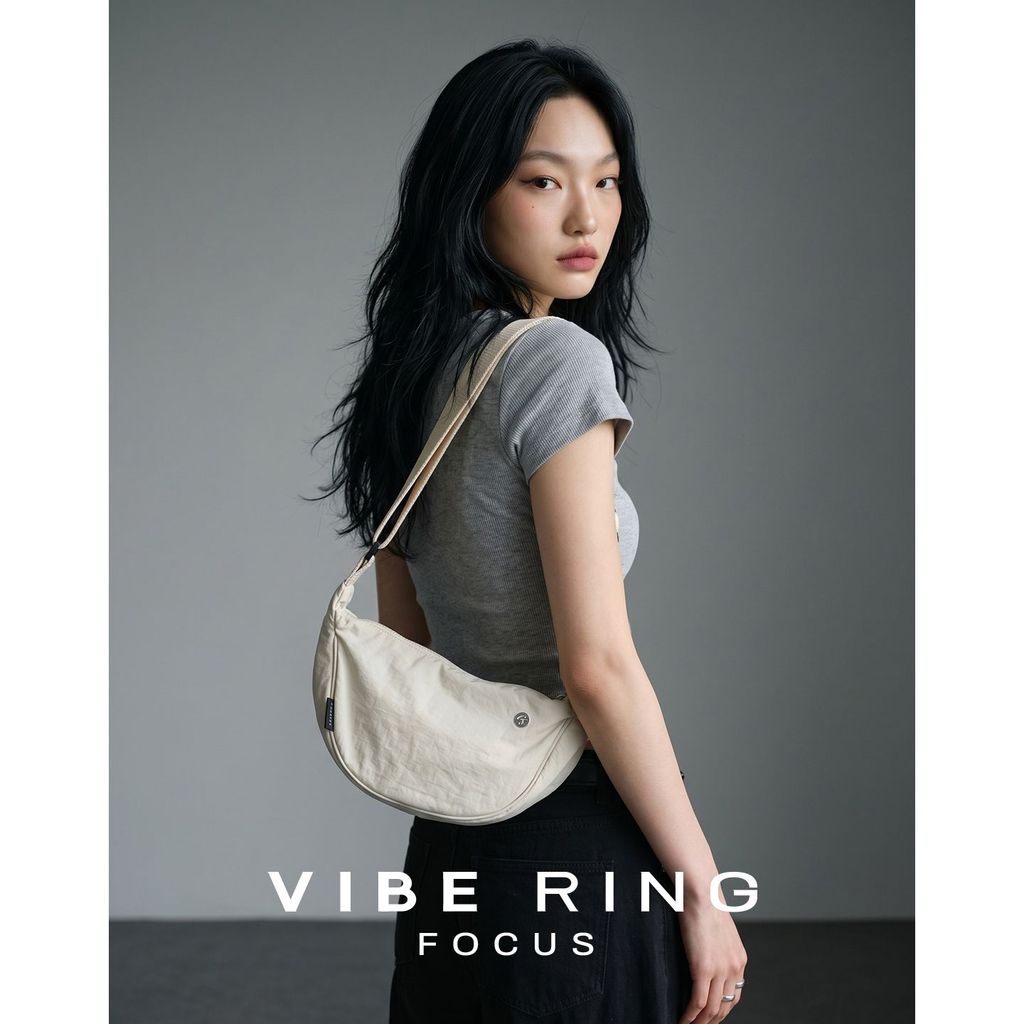 สินค้าใหม่พร้อมสต็อก VibeR VibeR Fashion Pea Pouch Casual Large Capacity Commuter Nylon Cloth Textur