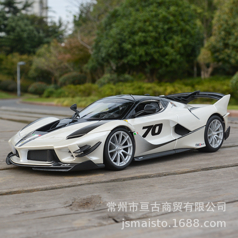 BIMIGO 1: 18FXX K EVO จําลองรถผลิตภัณฑ์สําเร็จรูปของเล่นของขวัญเครื่องประดับฐาน s
