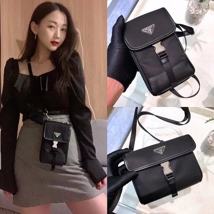 PRADA PRADA Shoulder Messenger กระเป๋าสะพายใบเล็ก