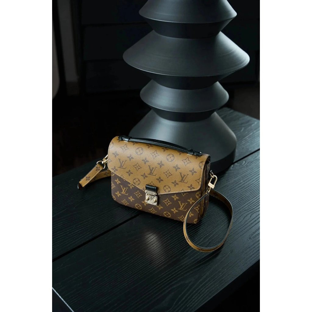 Louis Vuitton Underarm Bag Messenger Bag Shoulder Messenger Bag สีผู้หญิง GEUP