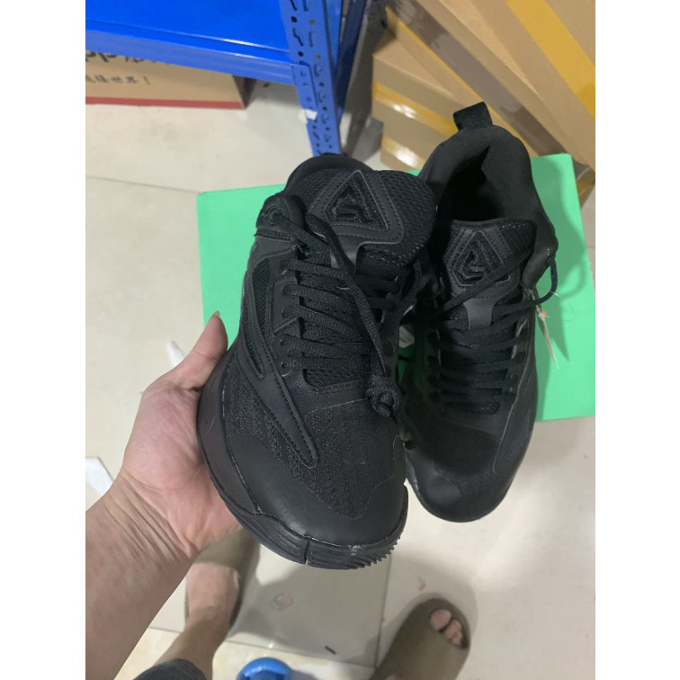 รองเท้าบาสเก็ตบอล Giannis Immortality 3 สีดำทั้งคู่