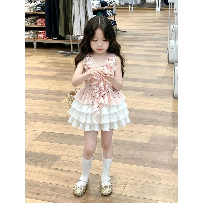 [ชุดน่ารักเล็กๆน้อยๆ] สาวเวอร์ชั่นเกาหลี 2026 ฤดูร้อนสไตล์ใหม่หวานคอวีลายจุดเชือกแขวนคอเสื้อกั๊กสาวกระโปรงเค้กสีขาวสูท
