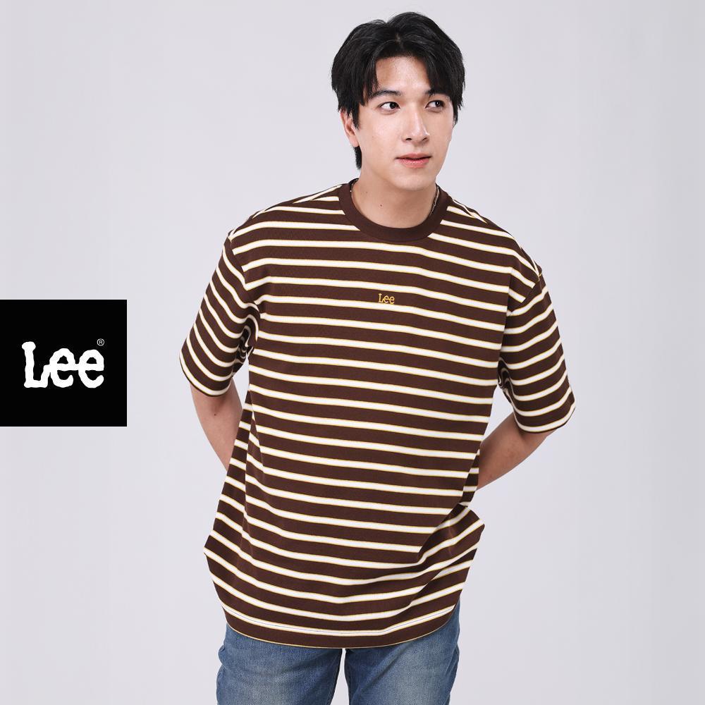 LEE เสื้อยืดแขนสั้นผู้ชาย Loose รุ่น LE S526MTSSN39 สีน้ำตาล