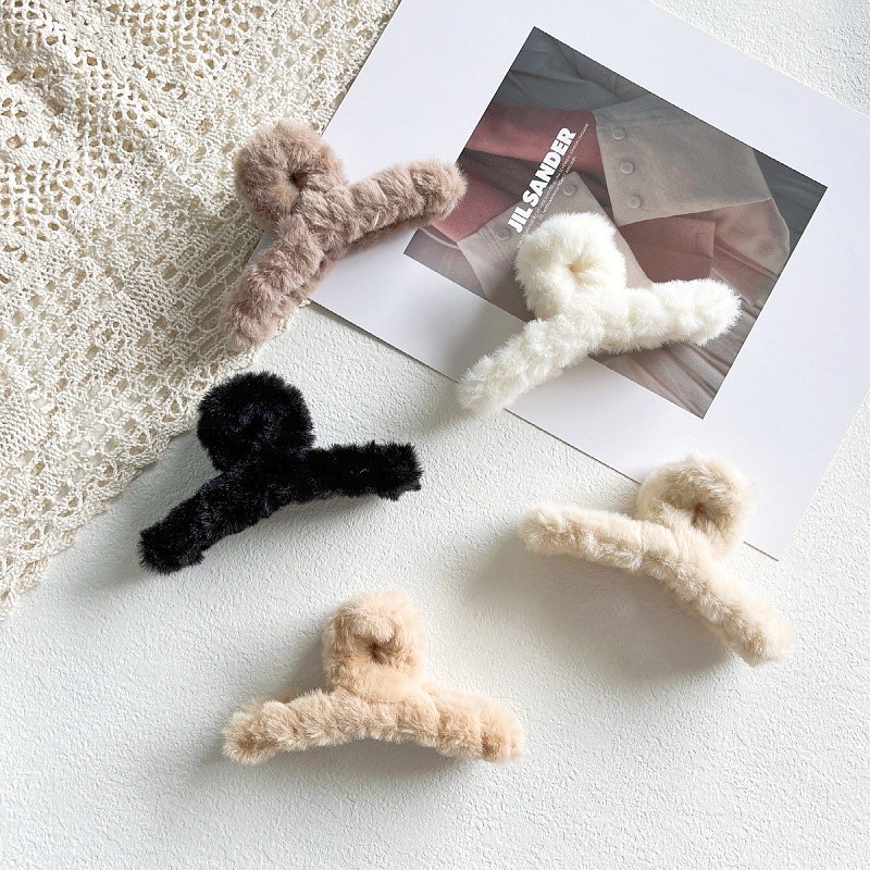 Plush Fuzzy Solid Knot Clip สไตล์เกาหลี Cozy Warm Soft กิ๊บติดผมผู้หญิงอุปกรณ์เสริมผม