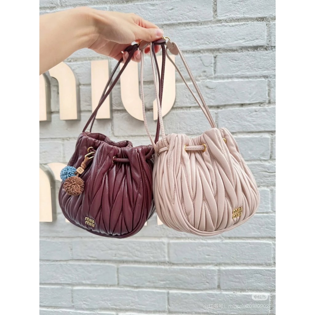 [การเลือกของนเจ้าเจ้า] Miumiu Girl Have Blessed Again, Miumiu Early Autumn Burn Sales Bag Miumiu หนั