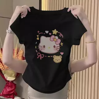 【กรุงเทพจัดส่งสินค้า】เสื้อยืดผู้หญิงคอกลมแขนสั้นสไตล์y2kพิมพ์ลายตัวอักษรแฟชั่นใหม่ฤดูร้อนครอปมีรอยยับด้านข้างทรงสลิมฟิตส