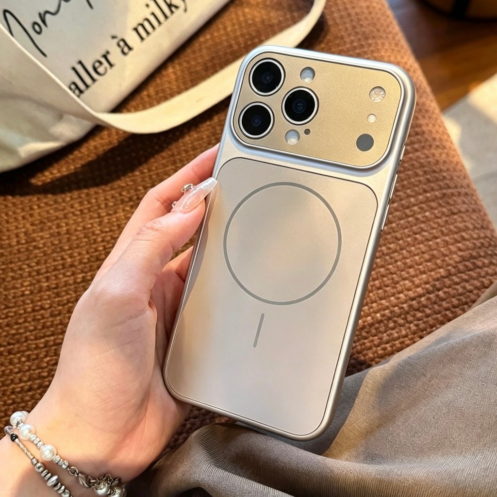 เคสมือถือ For iPhone 11 12 13 14 15 17 16 Pro Max 16promax เคสป้องกันแม่เหล็กกระจกฝ้า ฟิล์มป้องกันเคลือบไทเทเนียม เคส