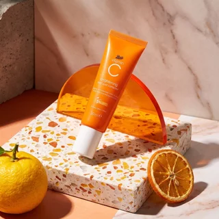 Boots Vitamin C Brightening Dark Spot Corrector 30Ml บู๊ทส์ วิตามิน ซี ไบรท์เทนนิ่ง ดาร์ค สปอต คอร์เร็คเตอร์ 30 มล.