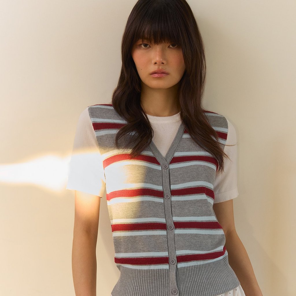 [Pomelo] เสื้อกั๊กลายทางสไตล์เลเยอร์ / Striped Vest Layered Top