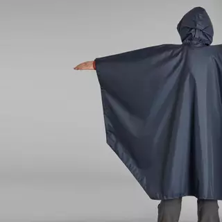 Decathlon Hiking Rain Poncho - Forclaz เสื้อปอนโชสำหรับเดินป่า Forclaz รุ่น Mt 100 รองรับเป้ขนาด 30 ลิตร - Blue